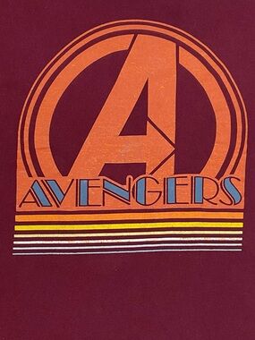 Marvel Avengers Retro Logo Graphic T-Shirt Maroon Orange Men’s Large